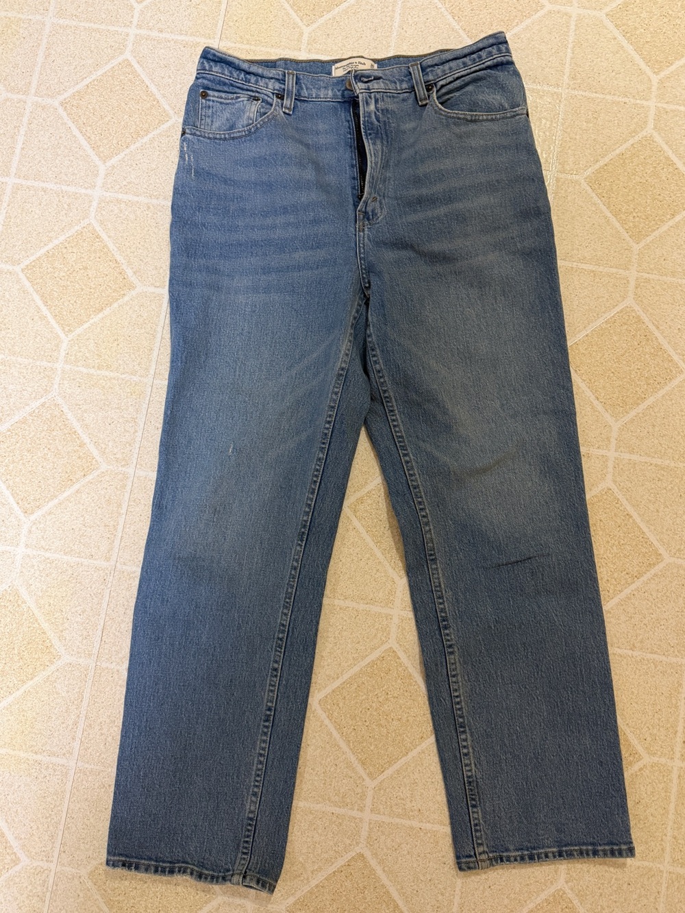 Abercrombie & Fitch Relaxed Medium Blue Denim Jeans Straight Ultra High Rise